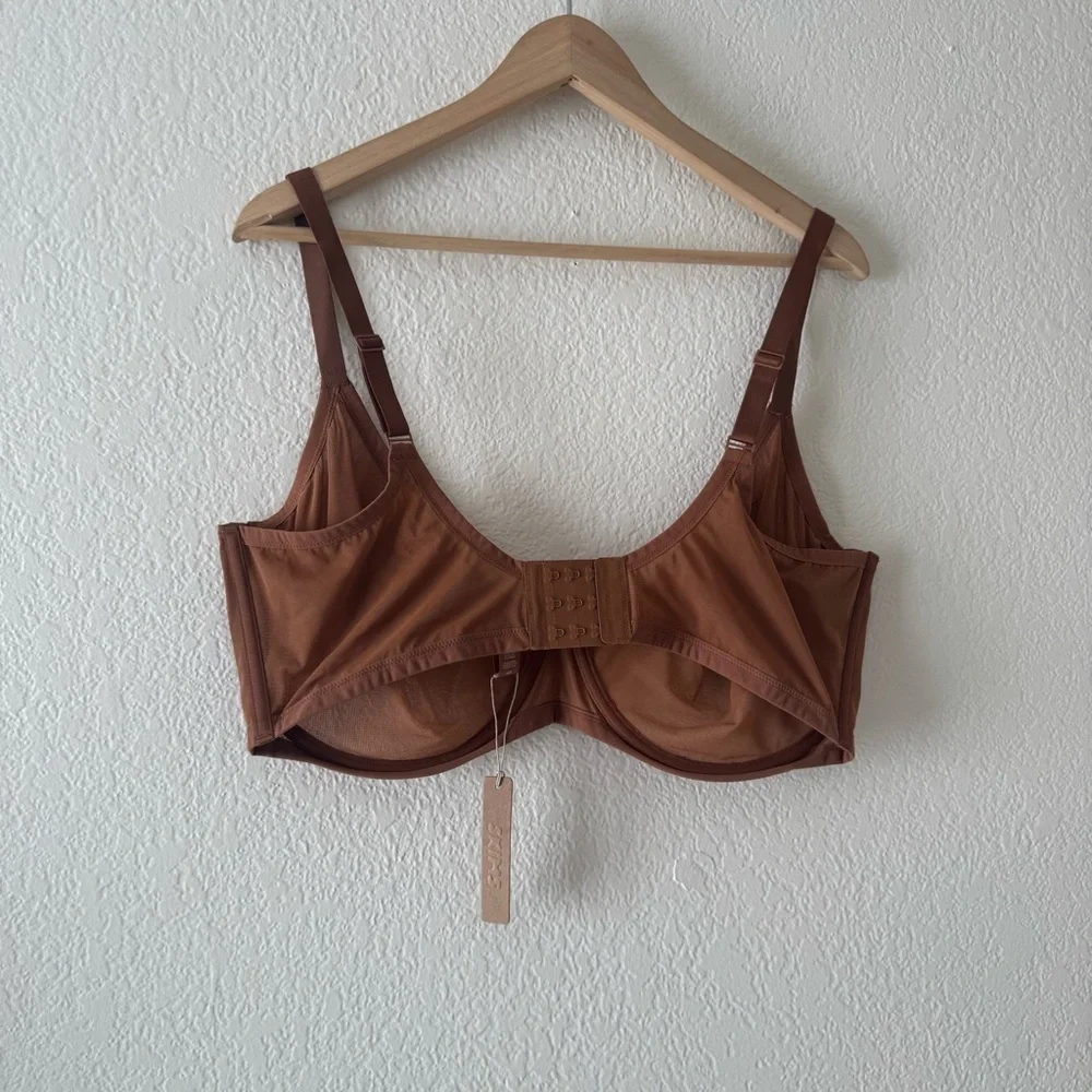 Skims ultra fine mesh scoop bra in bronze - Picture 7 of 8